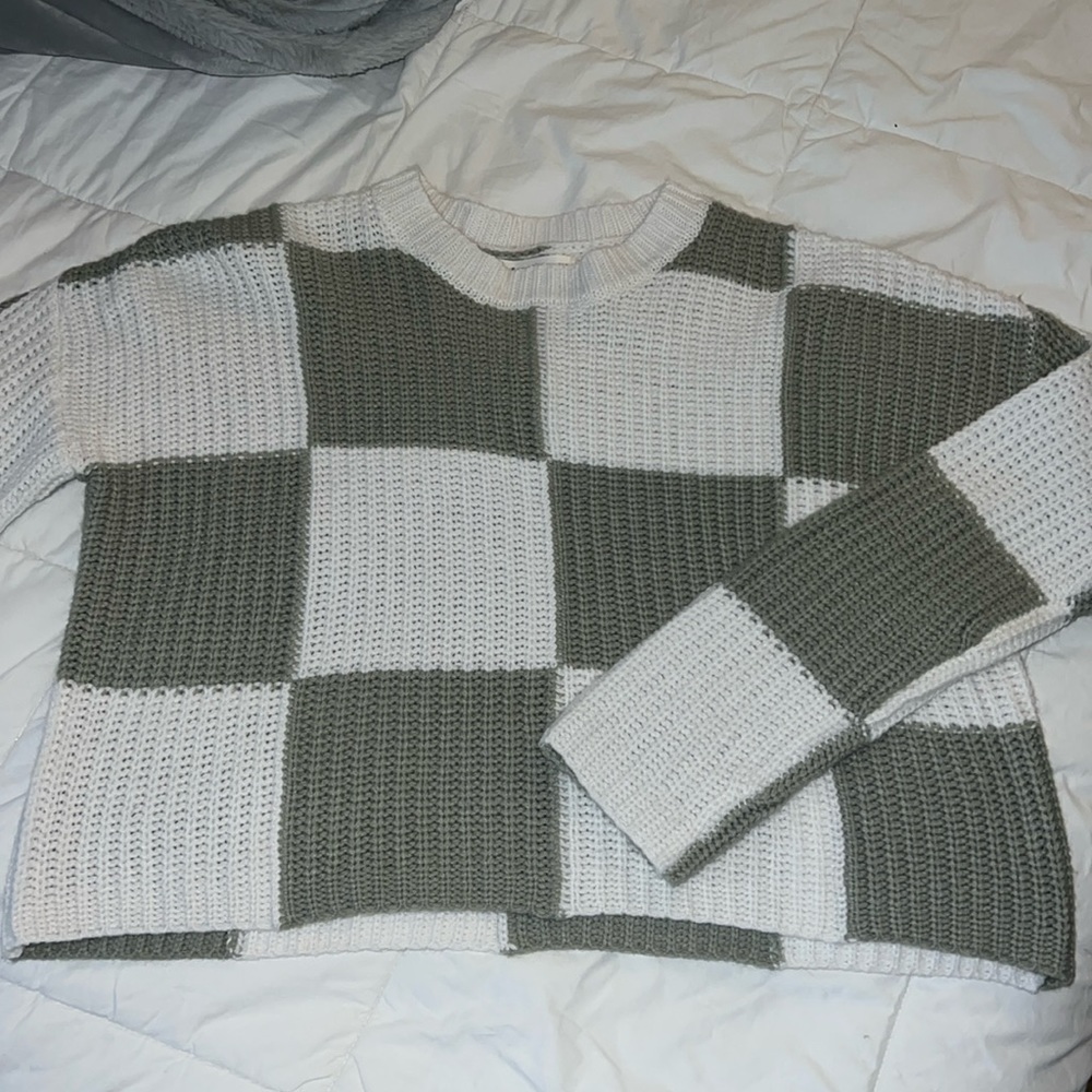 Cropped gingham sweater